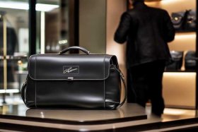 什么牌子的男款包比较有名 - 什么牌子的男款包比较有名气