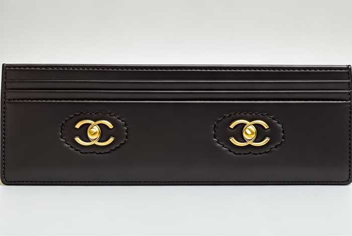 香奈儿卡包真假辨别图（香奈儿卡包真假辨别图片）