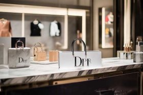 香港迪奥官网价格、香港迪奥官网价格多少