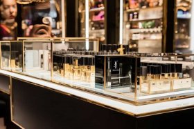 圣罗兰美妆是什么档次（圣罗兰美妆是什么档次的）