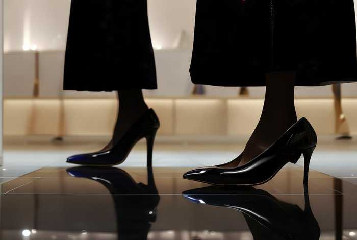 香奈儿官方旗舰店官网鞋子，香奈儿官方旗舰店官网衣服