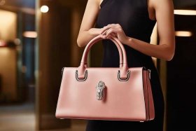 十大轻奢品牌女包排名，十大轻奢品牌女包排名第一