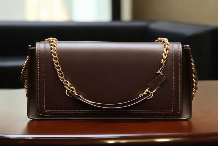 香奈儿官方网包包小方包（香奈儿小方包官网价格）