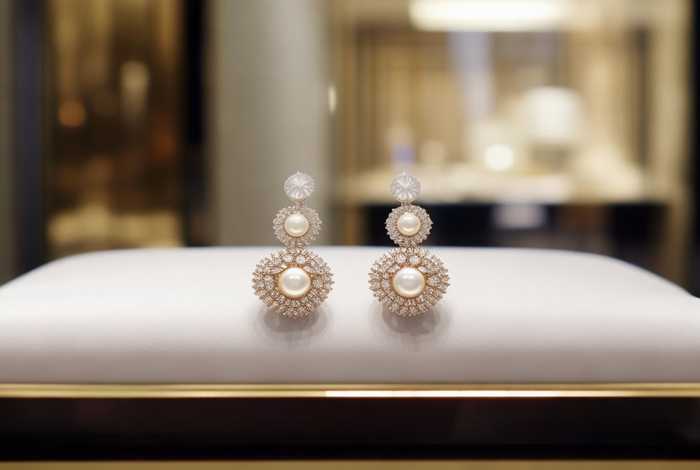 香奈儿耳环官网中文版、香奈儿耳环官网中文版是正品吗