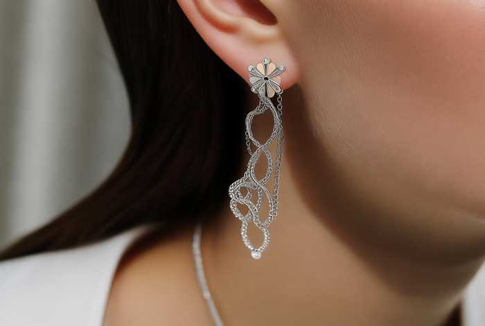 香奈儿官网最新款（香奈儿官网最新款耳环）