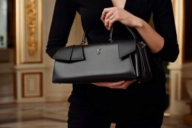 圣罗兰包包什么档次、圣罗兰包包什么档次好