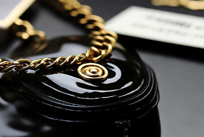 香奈儿小金球包包mini；香奈儿小金球包包官网报价