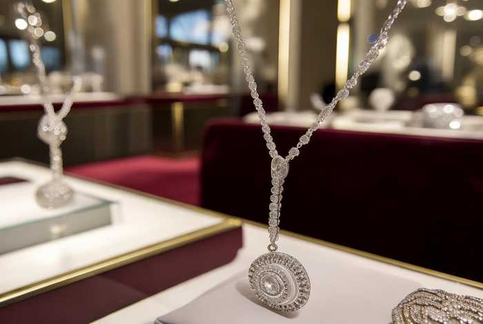 香奈儿的饰品去哪买（香奈儿的饰品去哪买比较好）