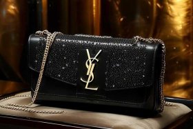圣罗兰最贵的包包是多少钱 圣罗兰最贵的包包是多少钱一个