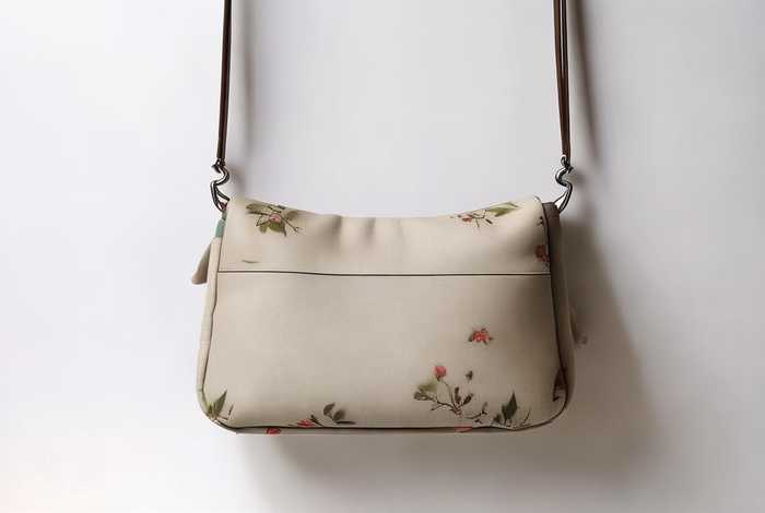 中老年女包妈妈小包斜挎简约;中老年女式小斜挎包布包 中老年女包妈妈小包斜挎简约;中老年女式小斜挎包布包