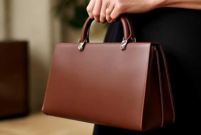 适合五十岁女人的包包款式图片(适合五十岁女人的包包款式图片及价格) 适合五十岁女人的包包款式图片(适合五十岁女人的包包款式图片及价格)