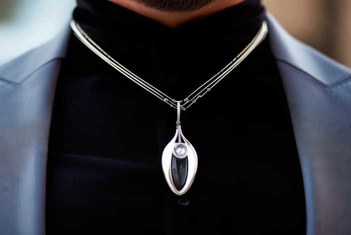 十大奢侈品项链男款一千左右（十大奢侈品牌项链最新款）