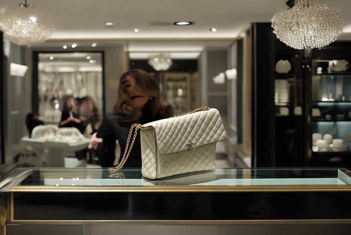 香奈儿只能在实体店买吗知乎、香奈儿包只能去实体店买吗