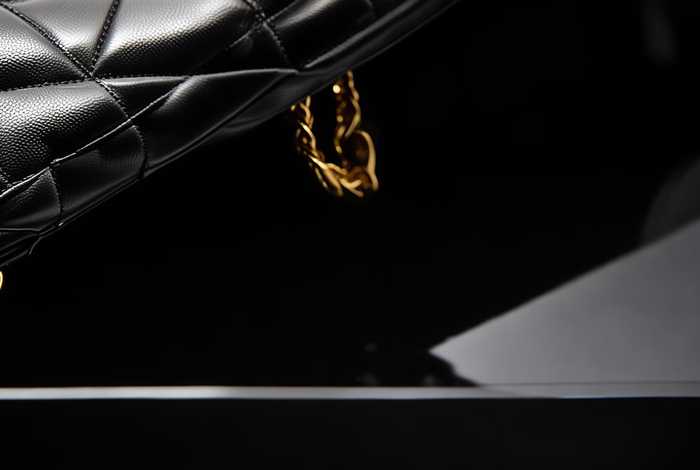 香奈儿官网官方旗舰店经典包包 香奈儿官网官方旗舰店经典包包是正品吗