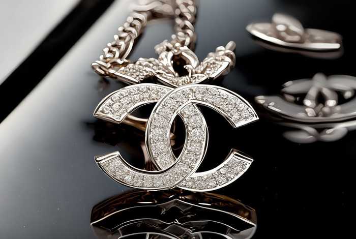 香奈儿chanel官方旗舰店胸针 香奈儿chanel官方旗舰店胸针是正品吗
