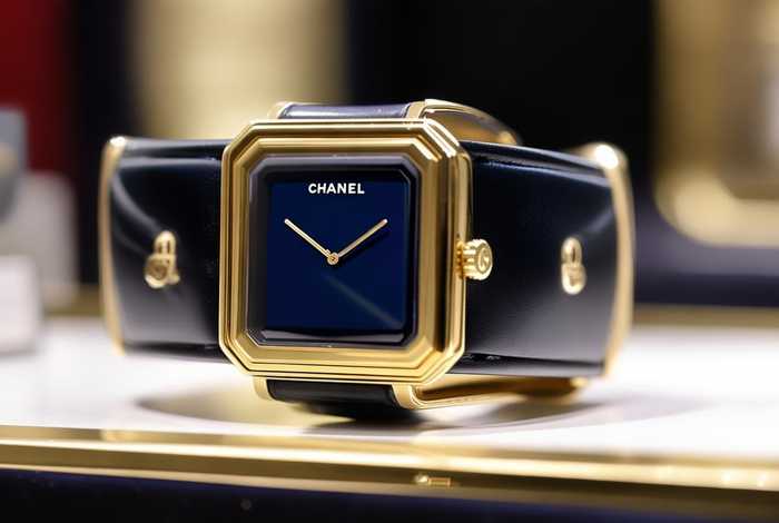 香奈儿方胖子官网价格多少；香奈儿方胖子专柜价格是多少