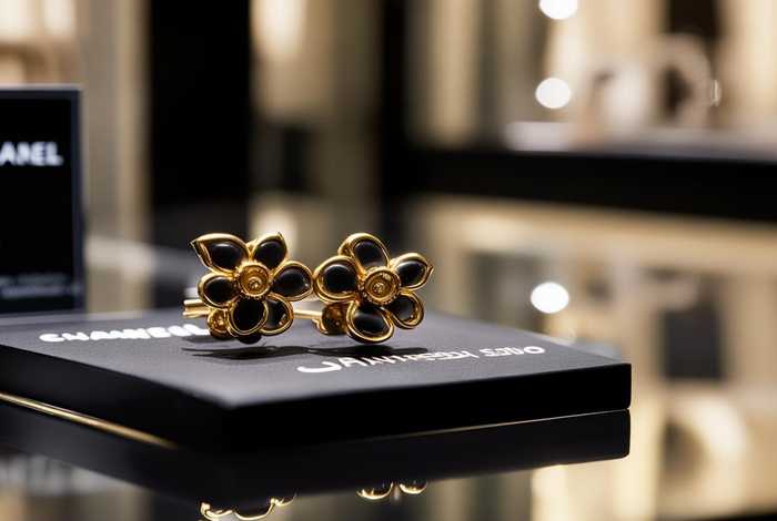 香奈儿山茶花耳钉专柜价格表，香奈儿山茶花耳环价格