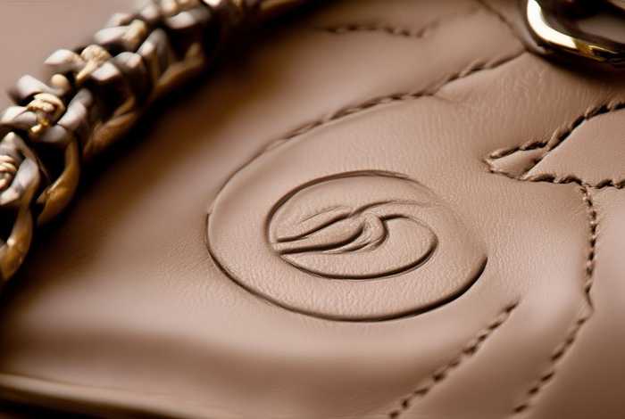 香奈儿包包怎么分辨正品、香奈儿包包怎么分辨正品和假货