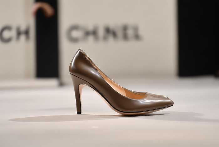 香奈儿官网女鞋图片；香奈儿官网最新女装鞋爆款图片