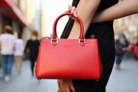 什么品牌的女包性价比高，什么品牌的女包性价比高又便宜