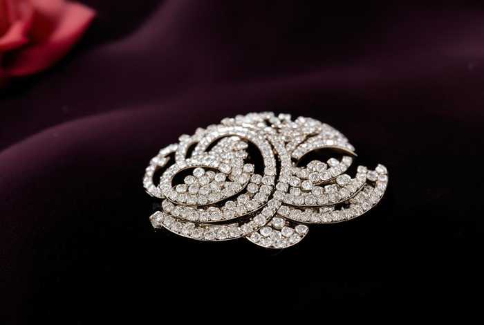 香奈儿官网胸针购买、香奈儿胸针官网可以买吗