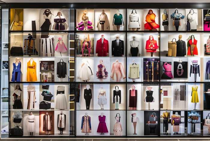 衣服包包品牌大全有哪些，衣服包包品牌大全有哪些牌子