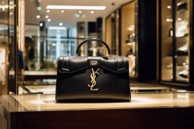 圣罗兰包包产地在哪个国家（圣罗兰包是哪个国家生产的）