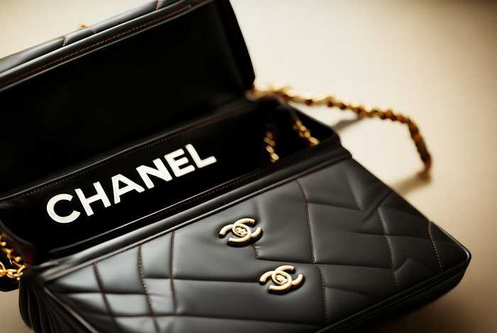 香奈儿小羊皮包包价格；香奈儿小羊皮包包价格及图片