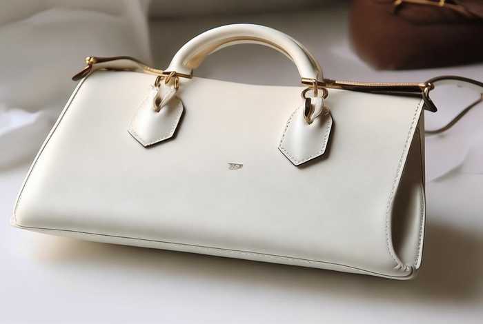 一比一奢侈品包包是什么意思（一比一奢侈品包包是什么意思啊）