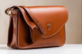 中老年女式小斜挎包裁剪图 中老年女式斜挎包价格及图片