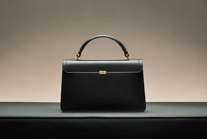 小ck一样的轻奢品牌（小ck一样的轻奢品牌是哪个）