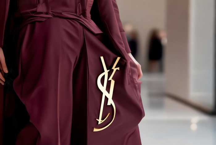 圣罗兰衣服属于哪个集团、圣罗兰衣服属于哪个集团的品牌