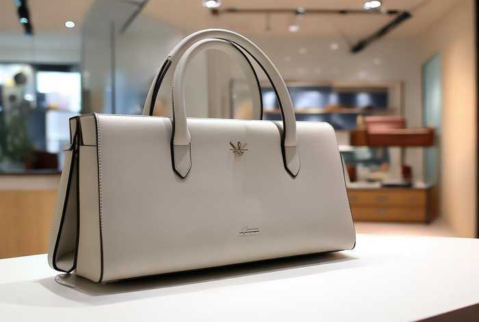 小ck包包编织包官网真假 小ck包包官网辨别真假