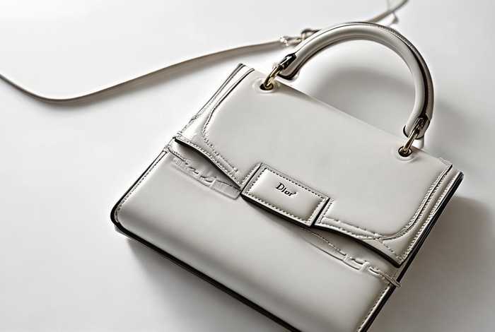 正品迪奥包包会有线头吗(正品迪奥包包会有线头吗图片) 正品迪奥包包会有线头吗(正品迪奥包包会有线头吗图片)