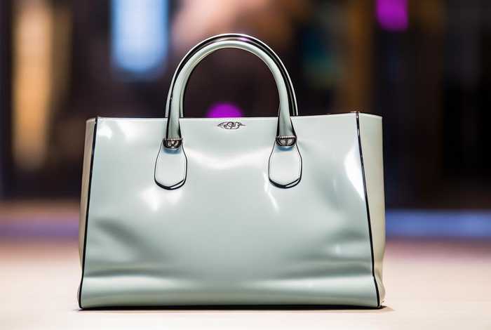 现在最流行的名牌包包；现在最流行的名牌包包图片