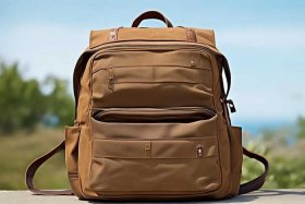 休闲帆布包男包；休闲帆布包男包好看吗