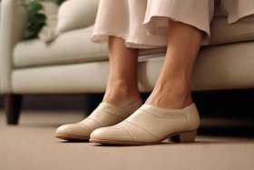 中老年女士软底皮鞋、中老年女士软底皮鞋图片