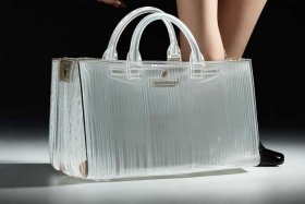 塑料袋包包奢侈品牌；塑料袋包包奢侈品牌女士