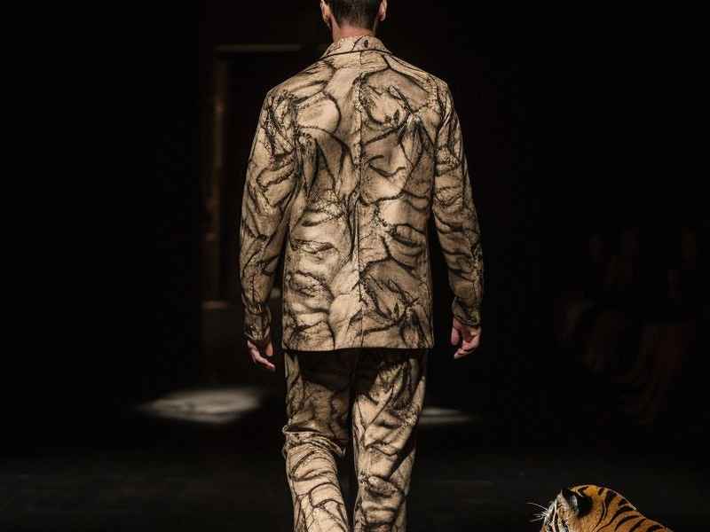 gucci算是什么档次的牌子、gucci算是什么档次的牌子衣服 gucci算是什么档次的牌子、gucci算是什么档次的牌子衣服