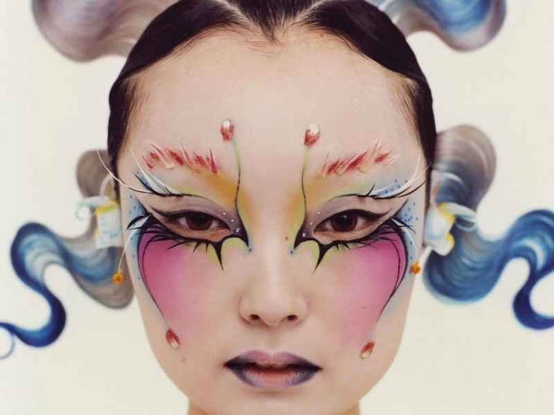 化妆师资格证怎么考多少钱一个月、化妆师资格证怎么考多少钱一个月呢