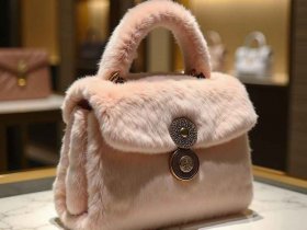 miumiu的包属于什么版型、miumiu包属于什么档次