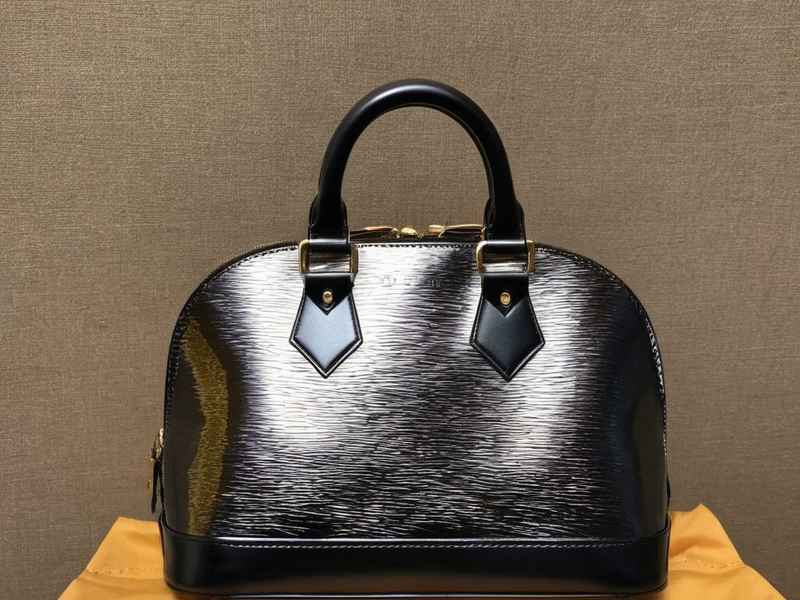 lv包包带芯片有什么优缺点、lv包包带芯片有什么优缺点和区别 lv包包带芯片有什么优缺点、lv包包带芯片有什么优缺点和区别