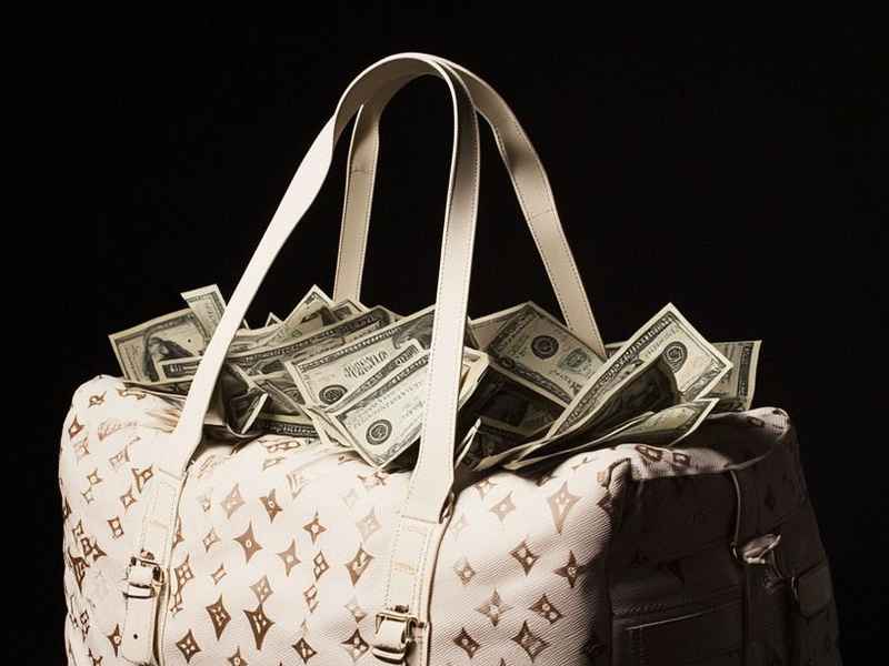 lv有10万以上的包吗（lv有10万以上的包吗多少钱）