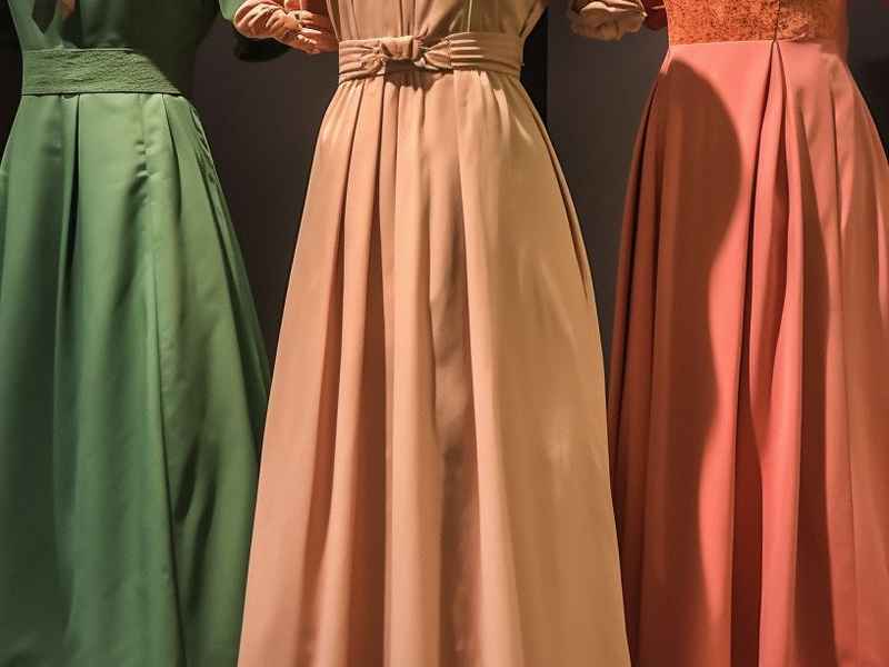 三条杠的衣服标志;三条杠的衣服标志图片 三条杠的衣服标志;三条杠的衣服标志图片