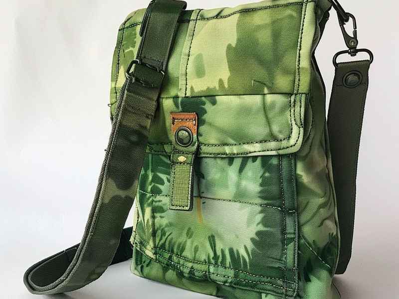 中老年单肩斜跨帆布小包、中老年女士帆布斜挎小包 中老年单肩斜跨帆布小包、中老年女士帆布斜挎小包