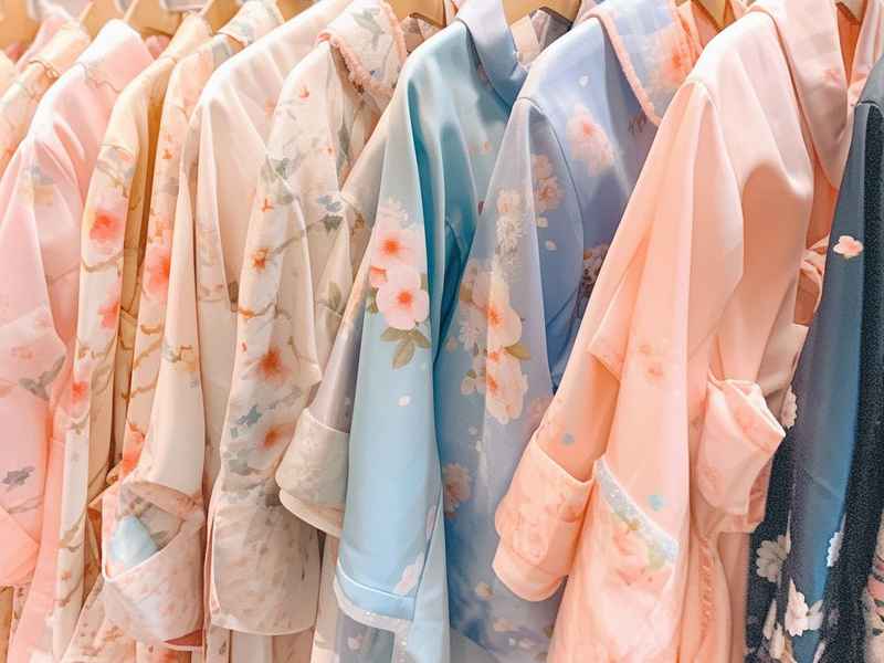 女包3000到4000左右全新；女士包包3000左右的哪个品牌