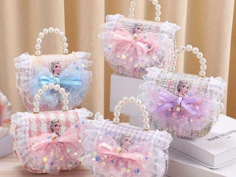 12岁女孩包包里必备物品 12岁女孩包包里必备物品有哪些 12岁女孩包包里必备物品 12岁女孩包包里必备物品有哪些