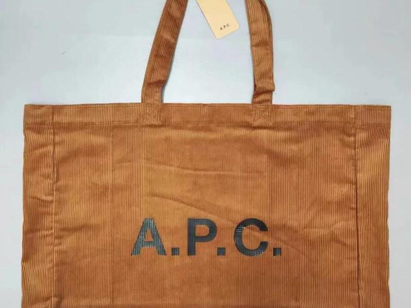 apc品牌包包、apc是什么牌子的包