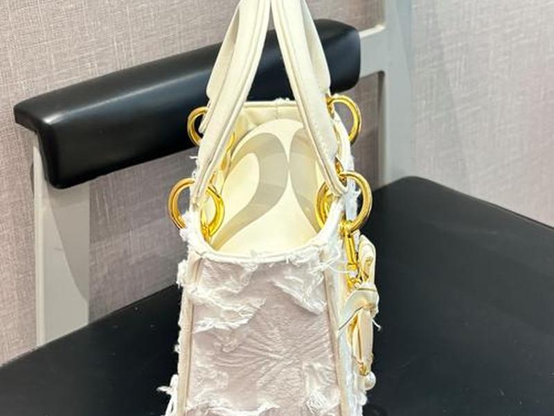 18岁女孩包包正品 适合18岁女孩背的包品牌