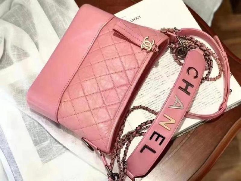 chanel芭比粉包包;Valentino和Chanel芭比粉哪个更亮 chanel芭比粉包包;Valentino和Chanel芭比粉哪个更亮